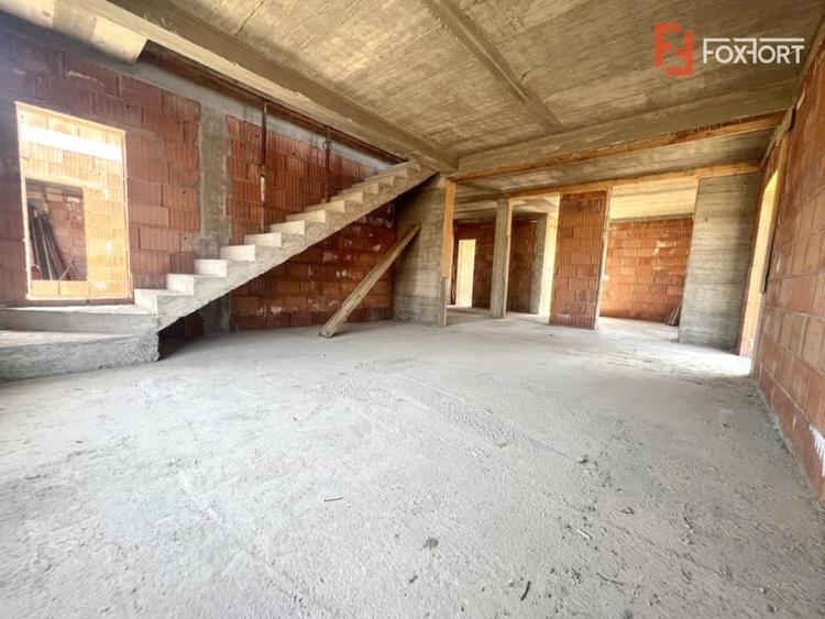 Duplex cu 4 camere cu Canalizare în Moșnița Nouă