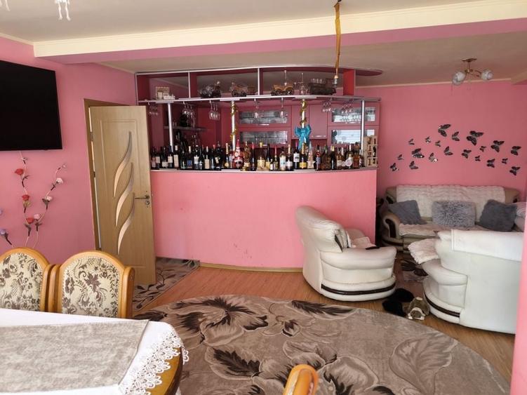 Casă cu 4 camere în Vetiș