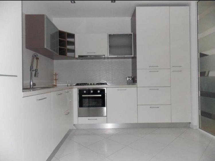 Apartament cu 3 camere decomandat în Pipera