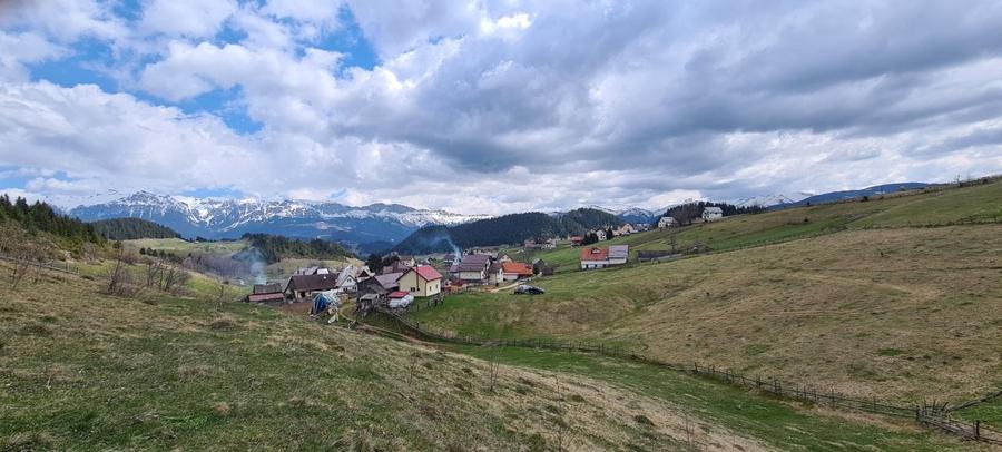 Teren Construcții intravilan de 8487 mp, în Fundata