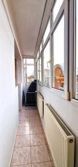 Apartament cu 3 camere semidecomandat, mobilat în Cișmigiu