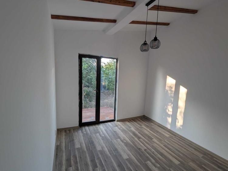Casă cu 2 camere în Plătărești