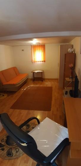 Apartament cu 3 camere semidecomandat în Baba Novac