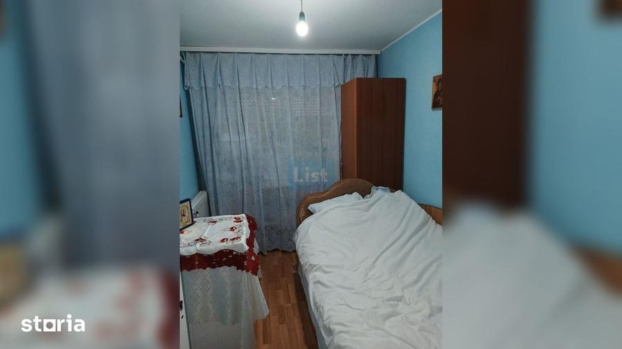 Apartament cu 4 camere decomandat în Micro 40