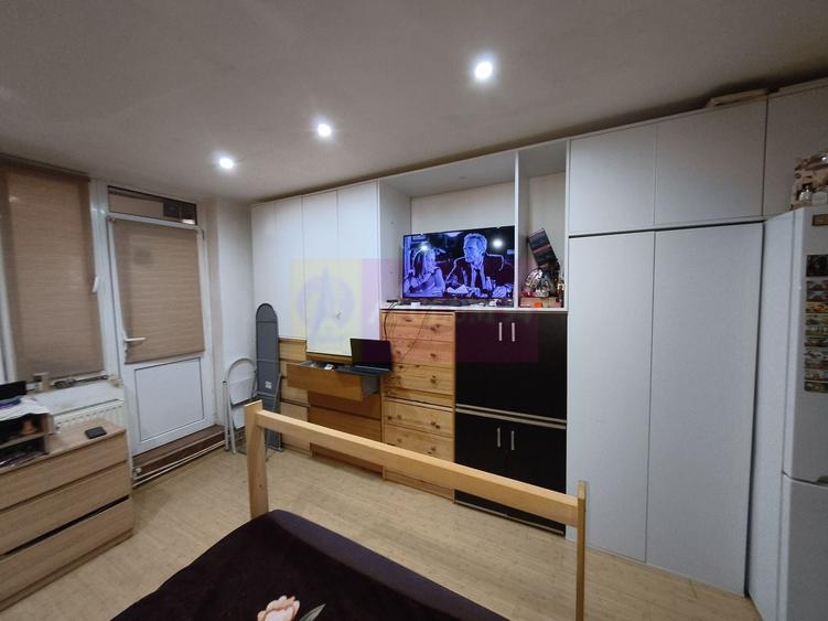 Apartament cu 2 camere semidecomandat în Baba Novac
