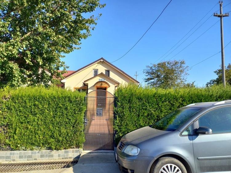 Casă individuală cu 3 camere cu Canalizare în Valu lui Traian