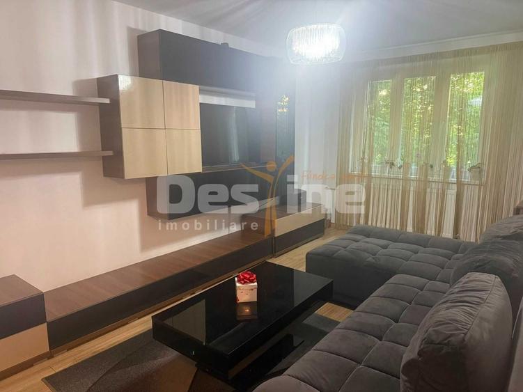 Apartament cu 3 camere decomandat, mobilat în Apărătorii Patriei