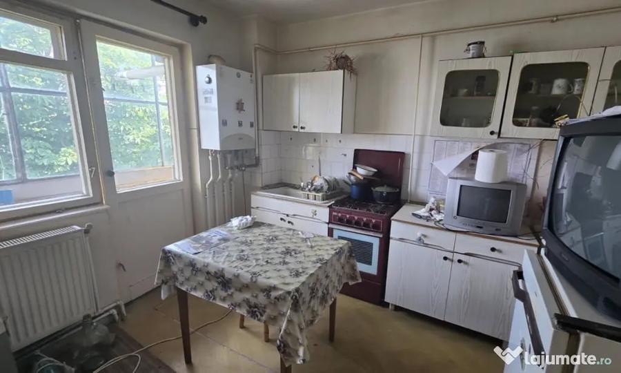 Garsonieră decomandată în Gării