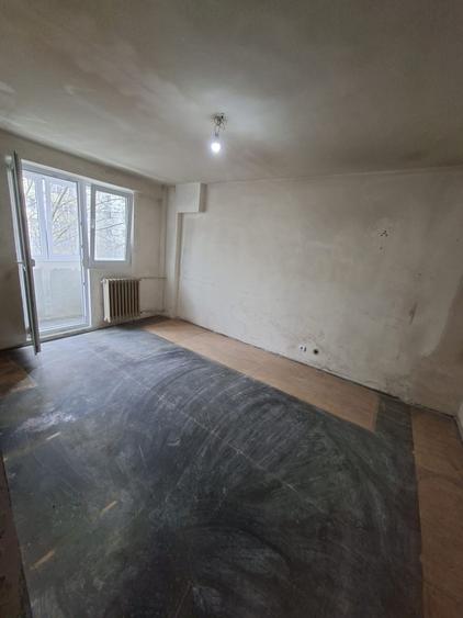 Apartament cu 2 camere decomandat în Barbu Văcărescu