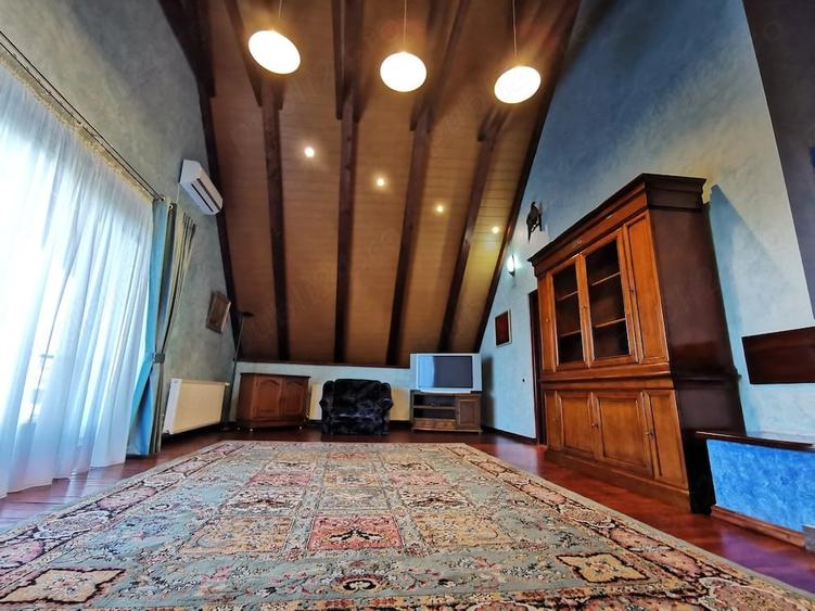 Casă cu 3 camere cu Teren 2600 Mp în Bucium