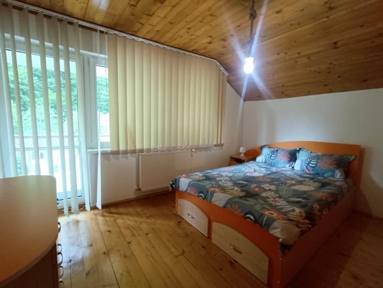 Casă individuală cu 7 camere cu Teren 582 Mp în Valea Mănăstirii