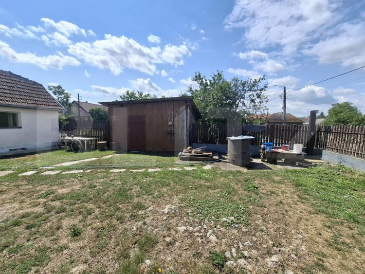 Casă cu 1 camere cu Teren 942 Mp în Micula