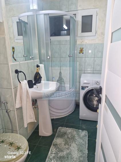 Apartament cu 3 camere semidecomandat, mobilat în Astra