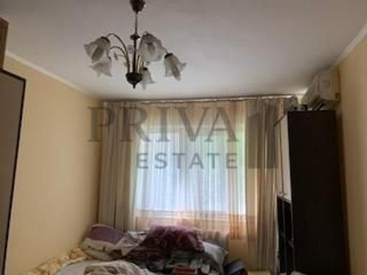 Apartament cu 3 camere decomandat, mobilat în Girocului