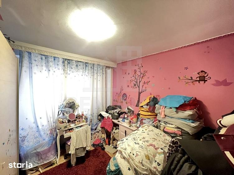 Apartament cu 3 camere decomandat în Astra