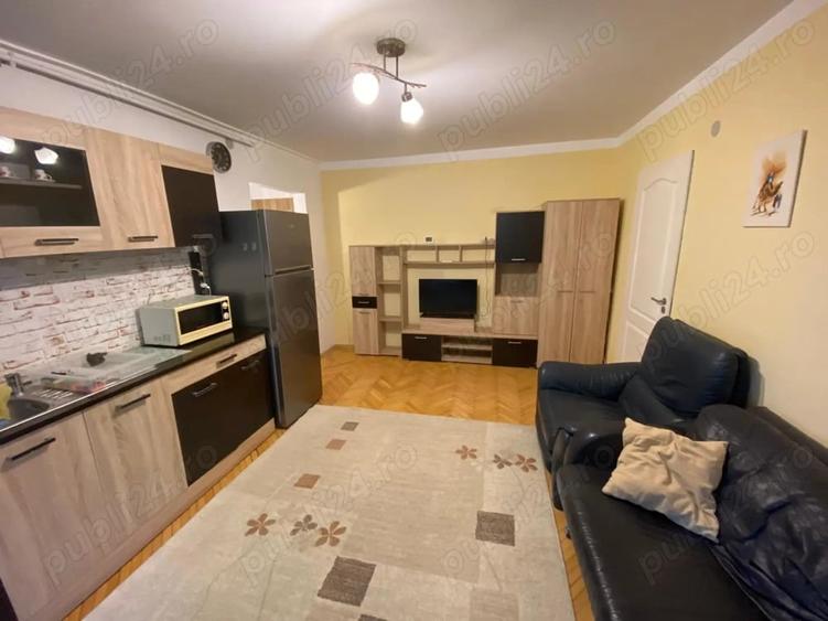 Apartament cu 3 camere decomandat în Spitalul Județean