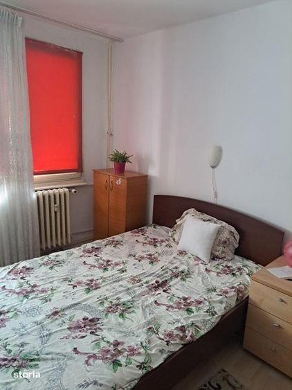 Apartament cu 3 camere semidecomandat în Rahova