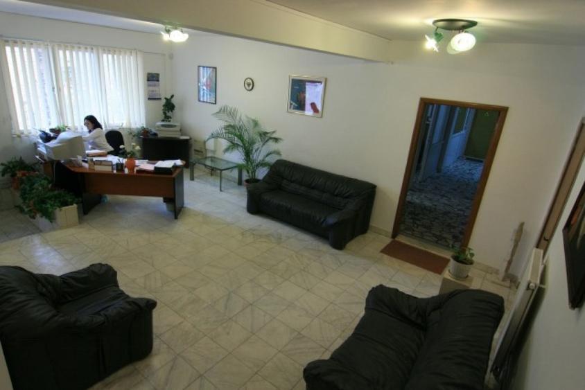 Casă cu 5 camere cu Teren 200 Mp în Iancului