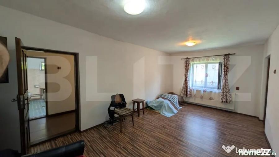 Casă cu 3 camere cu Teren 2180 Mp în Central