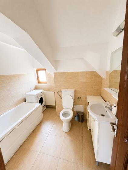 Apartament cu 3 camere decomandat în Exterior Vest