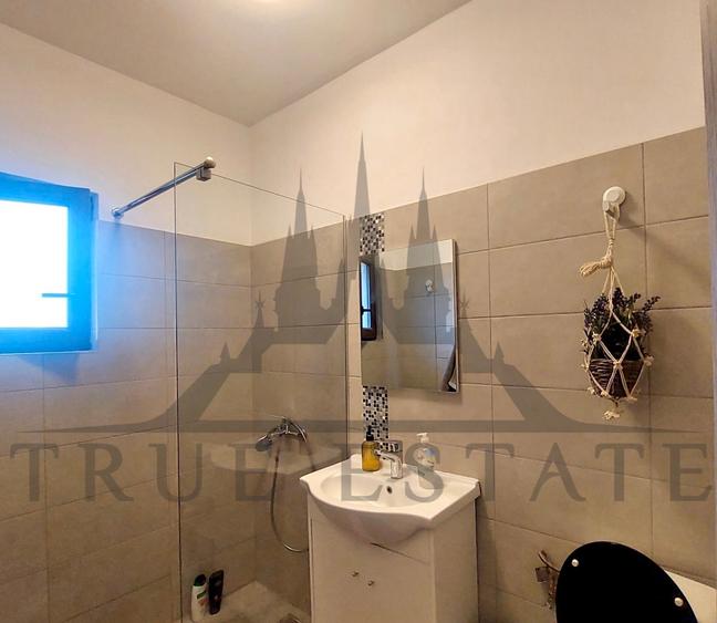 Duplex cu 4 camere cu Canalizare în Sânpetru