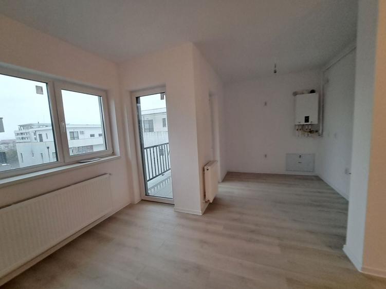 Apartament cu 3 camere decomandat în Sud