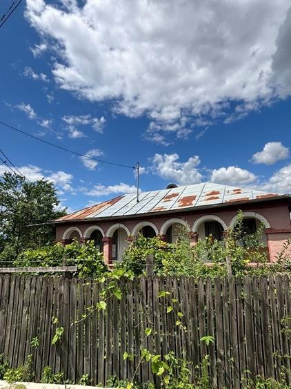 Casă cu 3 camere în Axintele