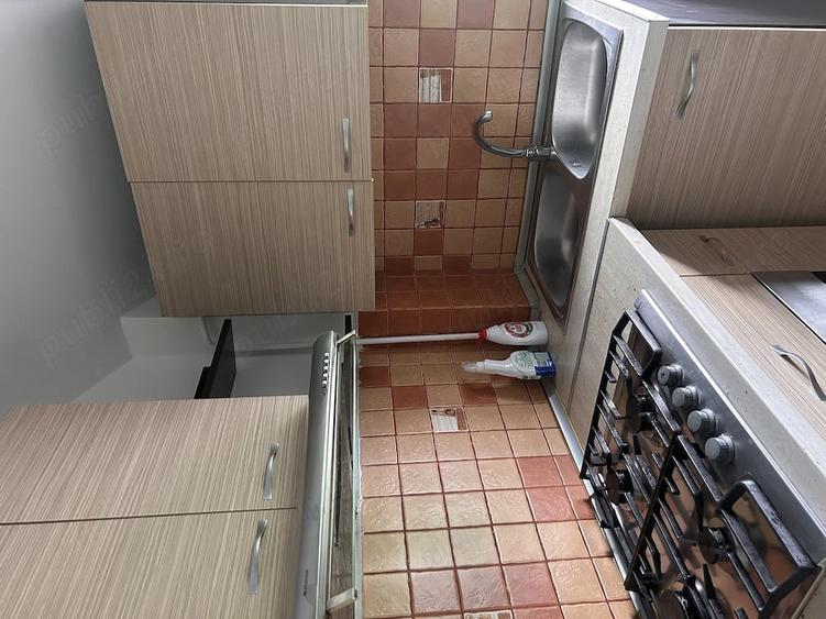 Garsonieră decomandată în Central