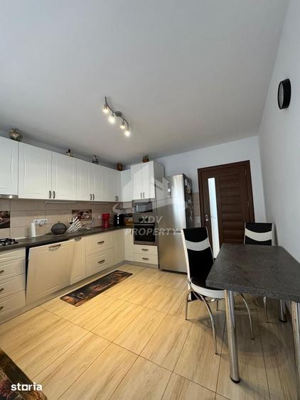 Casă cu 6 camere decomandat cu Teren 264 Mp în Tineretului