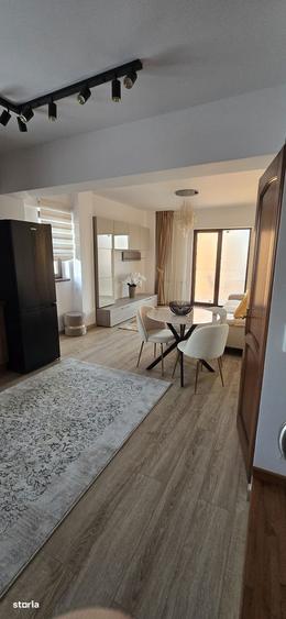 Apartament cu 3 camere, mobilat în Central