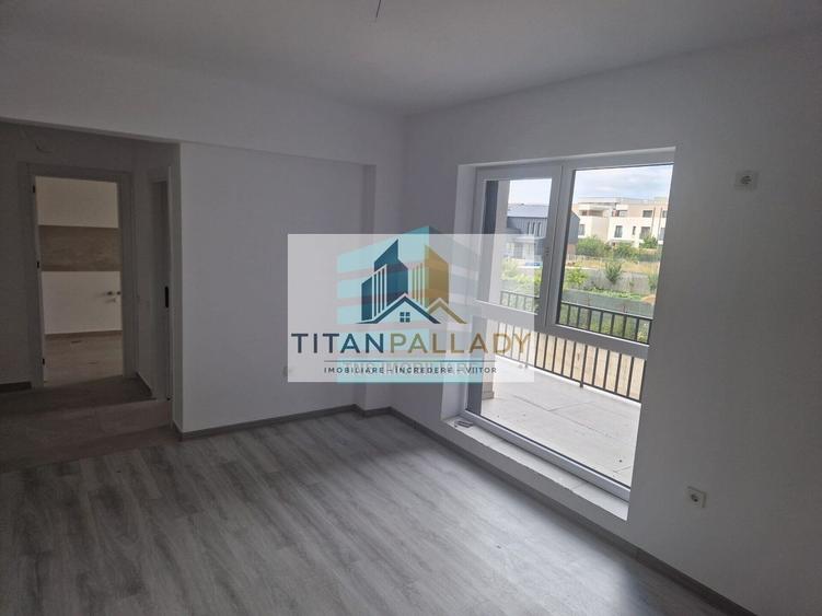 Garsonieră decomandată în Titan