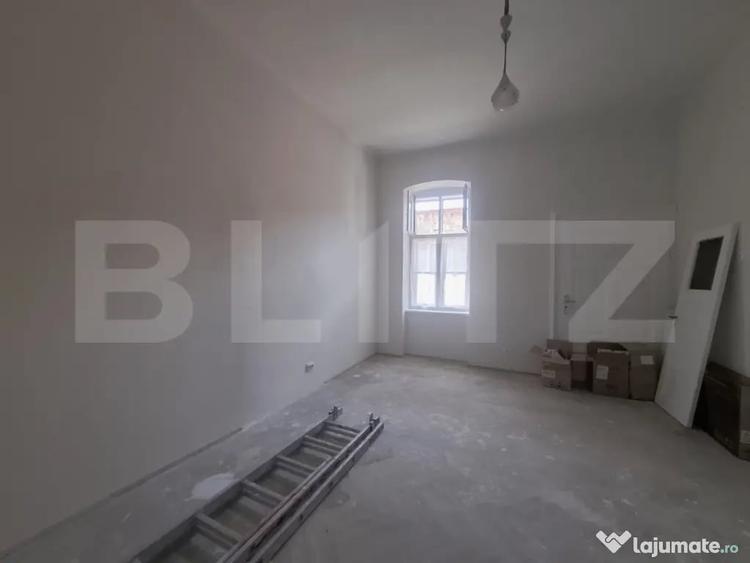 Apartament cu 4 camere decomandat în Centrul Istoric
