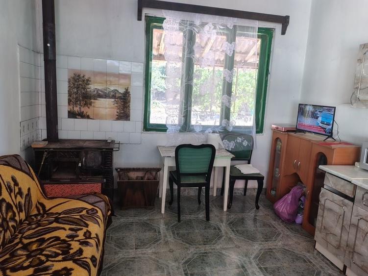 Casă cu 4 camere în Chisindia