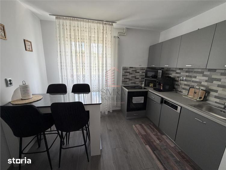 Apartament cu 4 camere decomandat în Central
