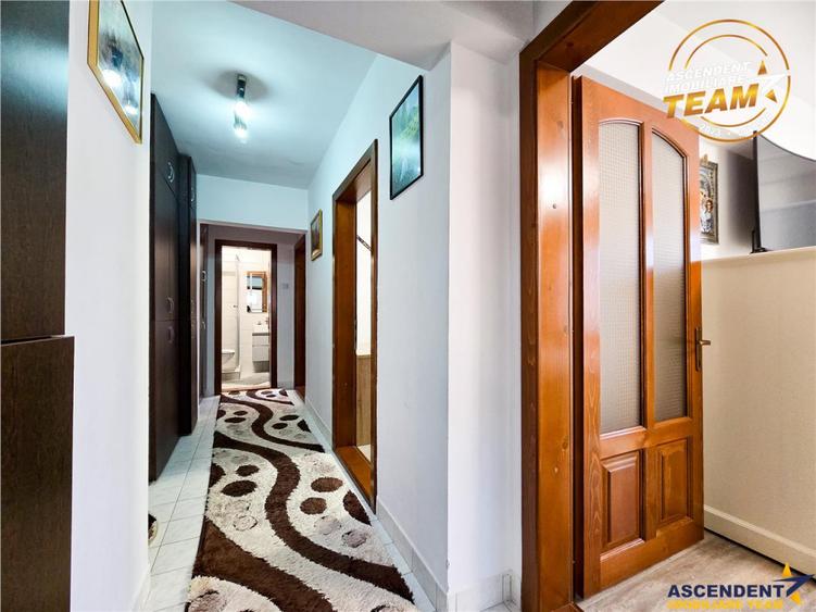 Apartament cu 4 camere decomandat, mobilat în Central