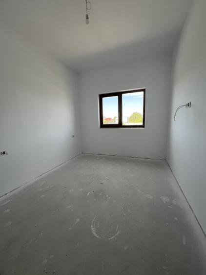 Duplex cu 5 camere cu Canalizare în Chișoda