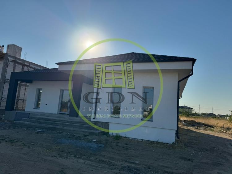 Casă individuală cu 4 camere cu Teren 400 Mp în Malu Mare