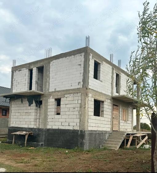 Casă cu 6 camere în Berceni
