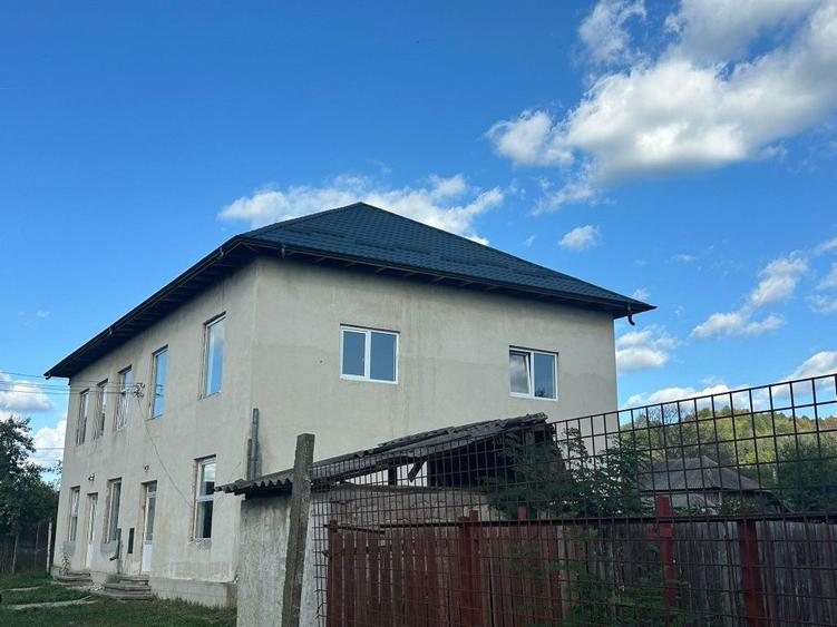 Casă cu 4 camere în Mihăești