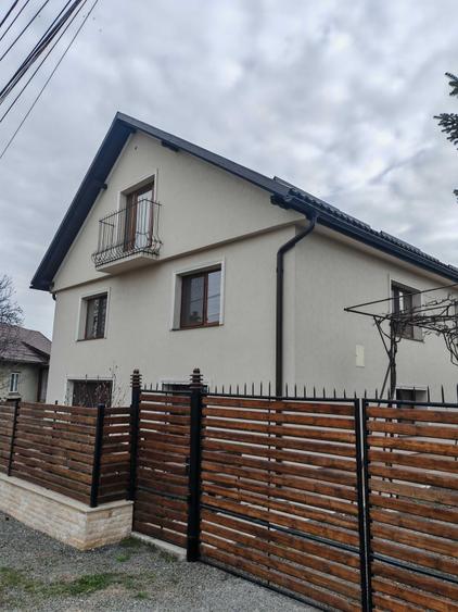Casă cu 3 camere în Central