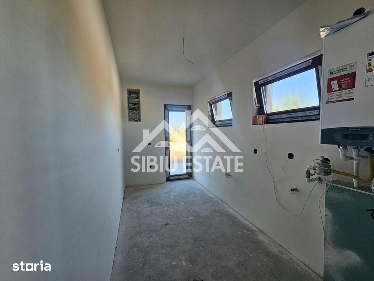 Casa noua 4 dormitoare, spatiu bun pentru familie - 17