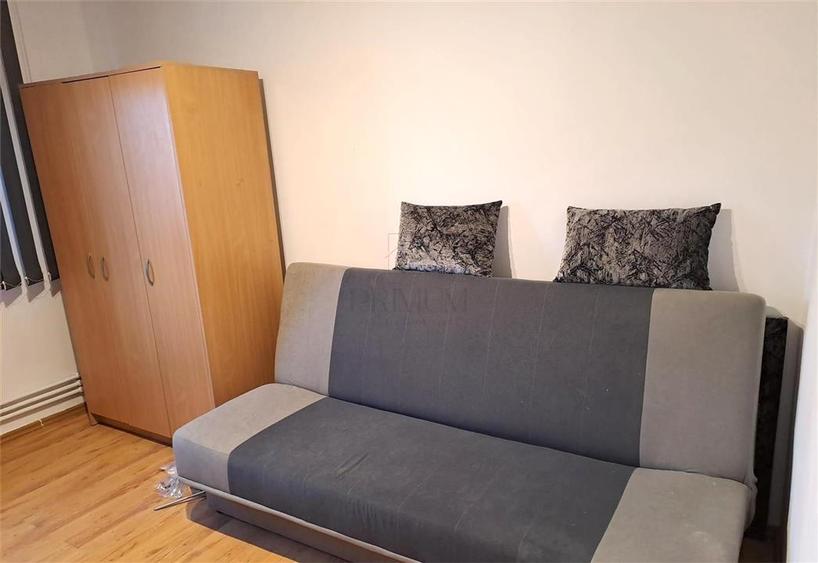 Apartament cu 3 camere decomandat în Steaua