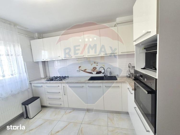 Apartament cu 3 camere decomandat, mobilat în Dristor