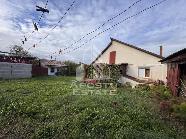 Casă individuală cu 4 camere cu Canalizare în Bârcea Mare