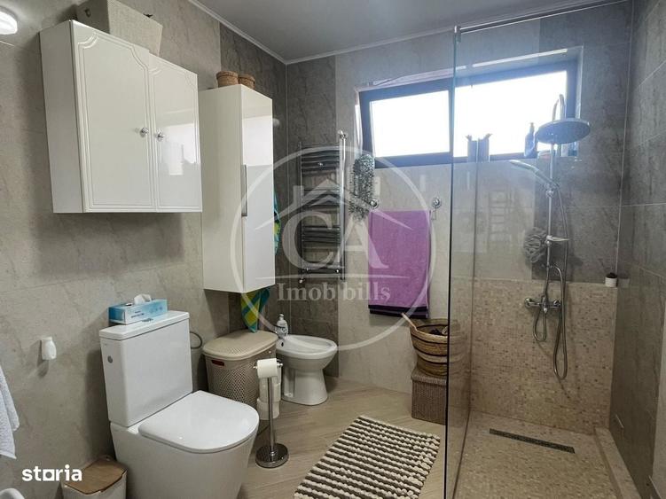 Casă cu 4 camere decomandat în Central
