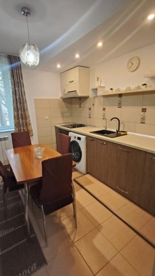 Apartament cu 3 camere decomandat, mobilat în Central