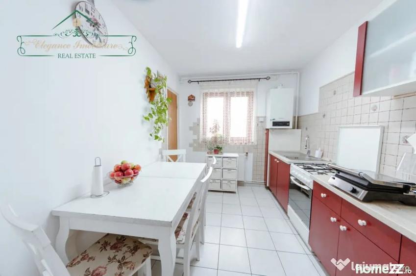 Apartament cu 5 camere decomandat în Fortuna