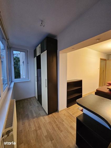 Apartament cu 3 camere decomandat în Griviței