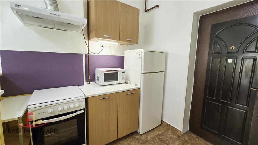Garsonieră decomandată în Semicentral