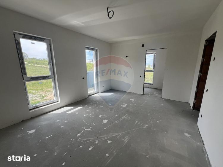 Casă cu 4 camere cu Teren 300 Mp în Central